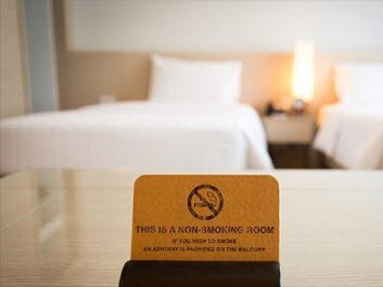 no smoking hotel sign